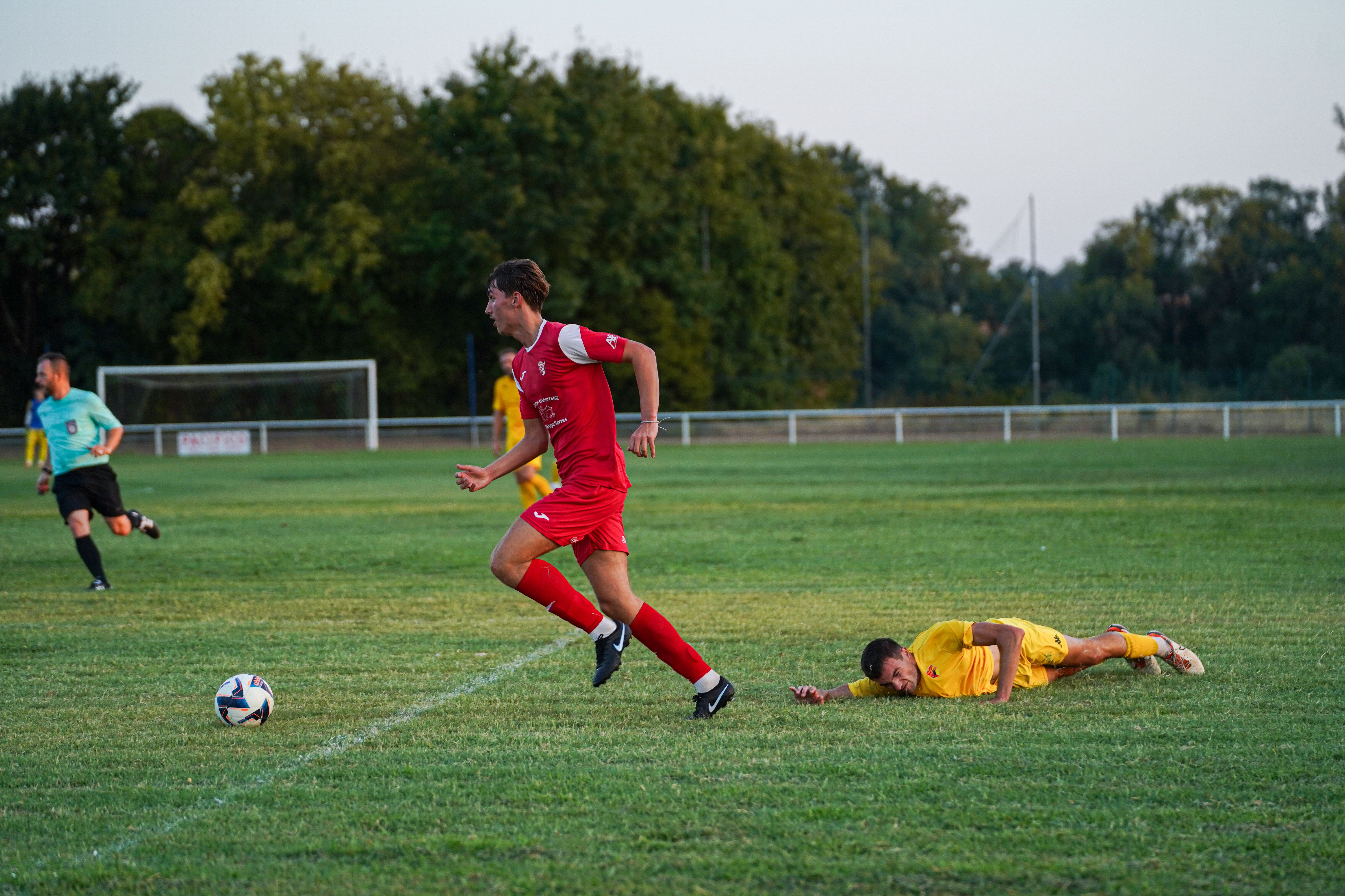 ASSA Pays du Dropt – football – percée après un tacle