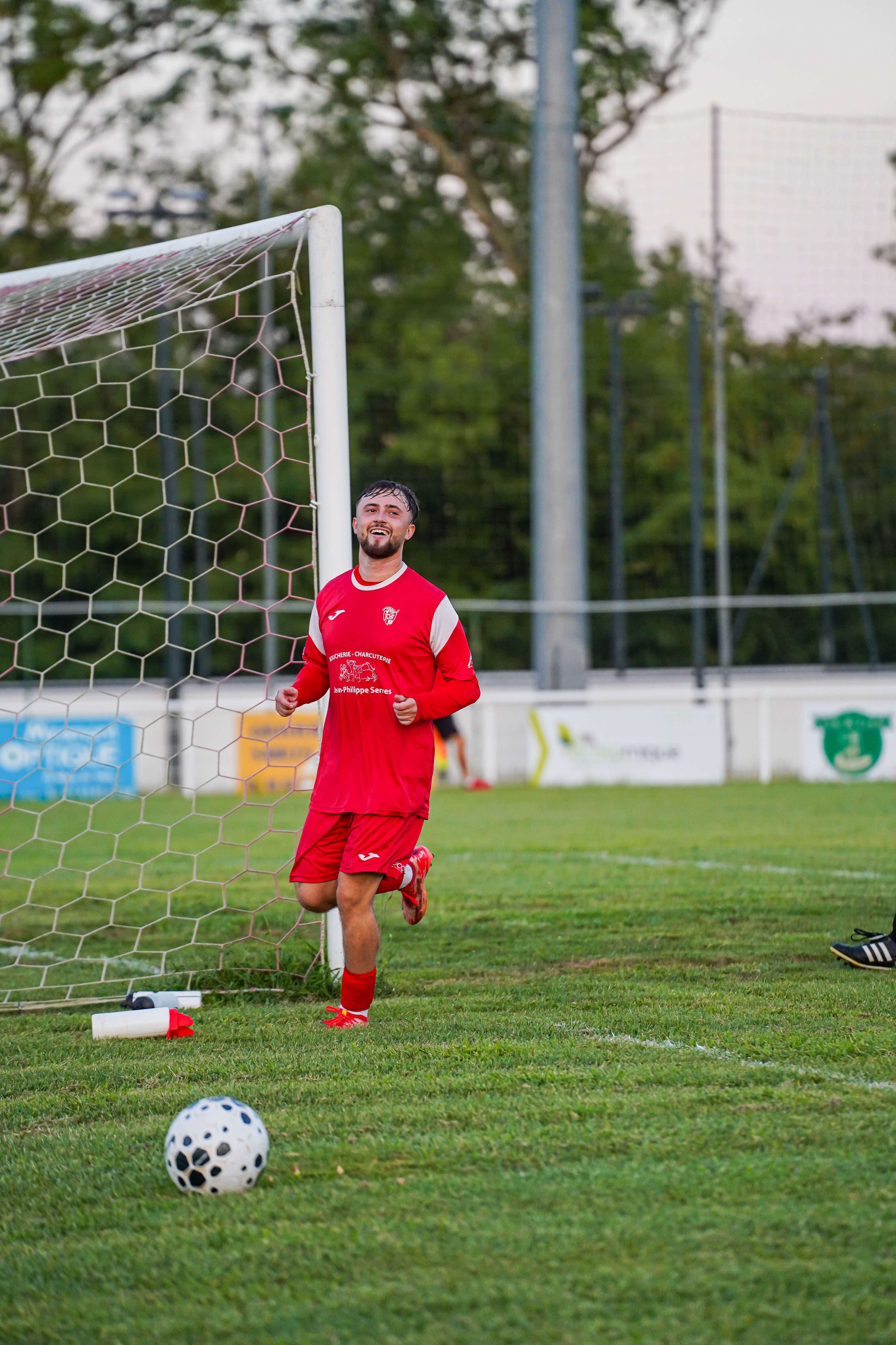 ASSA Pays du Dropt – football – joueur célèbre devant le but